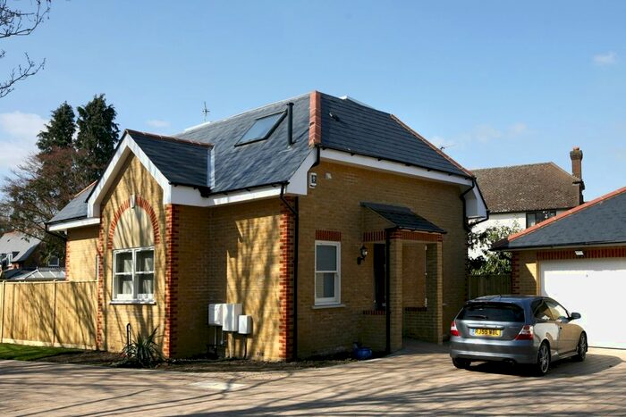 3 Bedroom Detached House To Rent In Aspen Close, Hampton Wick, Kingston Upon Thames, KT1