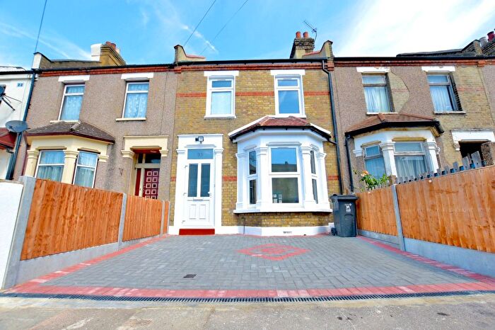 5 Bedroom Terraced House To Rent In Khartoum Road, Ilford, IG1