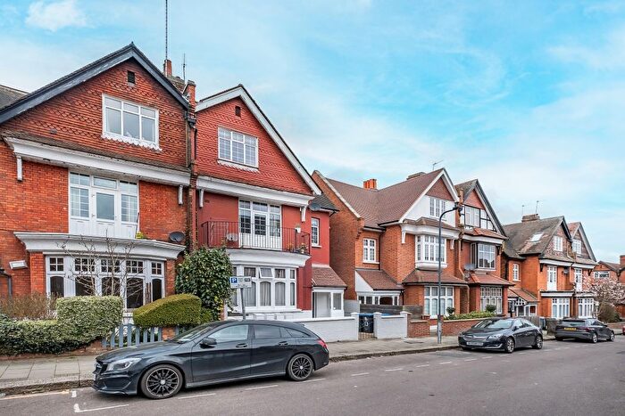 2 Bedroom Flat To Rent In Heathfield Park, London, NW2