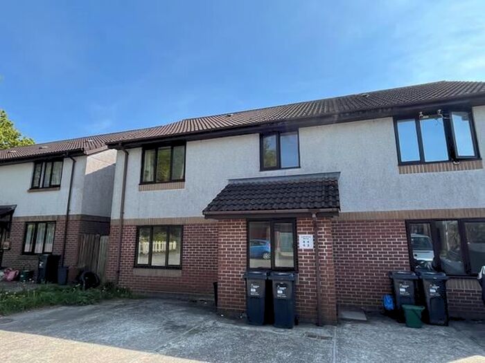 2 Bedroom Flat To Rent In Lamorna Drive, Callington, PL17