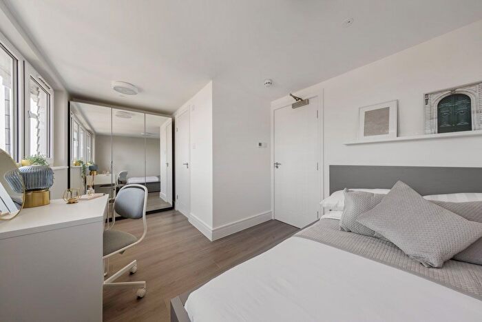 1 Bedroom Property To Rent In Flint Close, London, E15