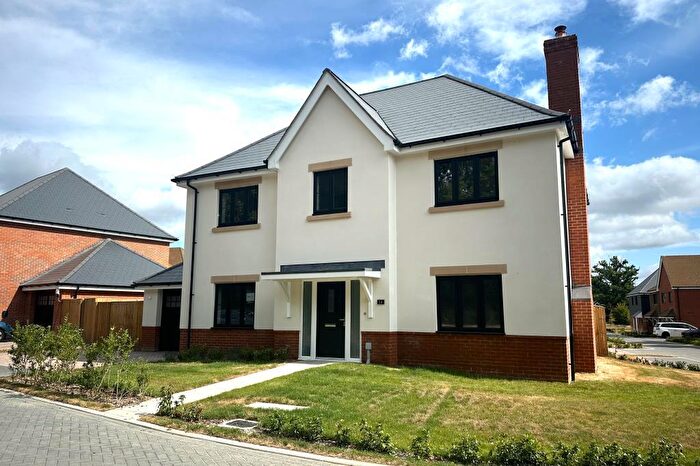 4 Bedroom Detached House For Sale In Ashford Hill, Thatcham, RG19