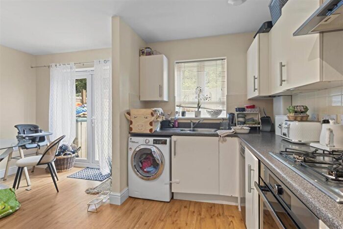 3 Bedroom End Of Terrace House For Sale In Akehurst Close, Hellingly, Hailsham, BN27