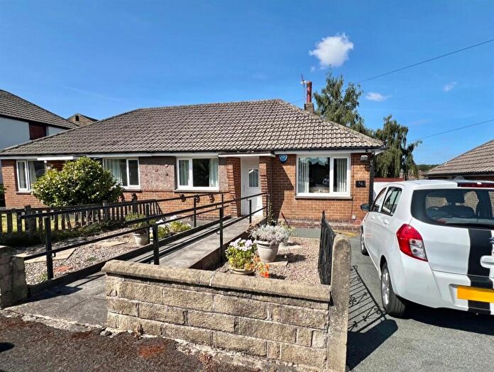 2 Bedroom Semi-Detached Bungalow For Sale In Beaumont Street, Netherton, Huddersfield, HD4