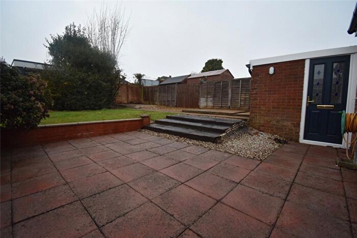2 Bedroom Bungalow For Sale In Canberra Gardens, Luton, Bedfordshire, LU3