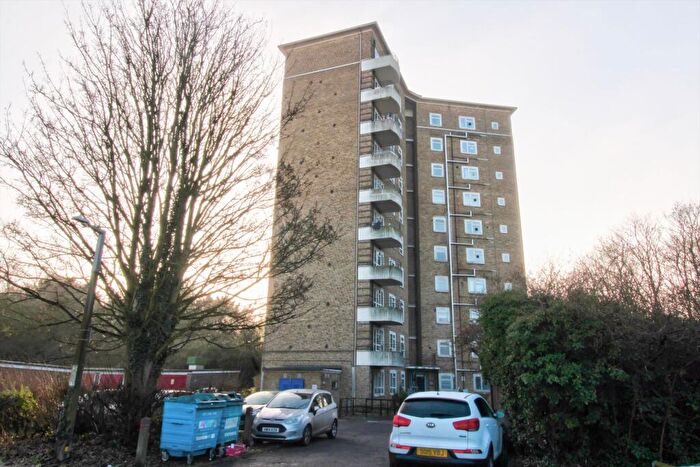 2 Bedroom Flat For Sale In Stort Tower, Great Plumtree, Harlow, CM20