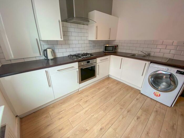 6 Bedroom Terraced House To Rent In Brookdale Road, L15