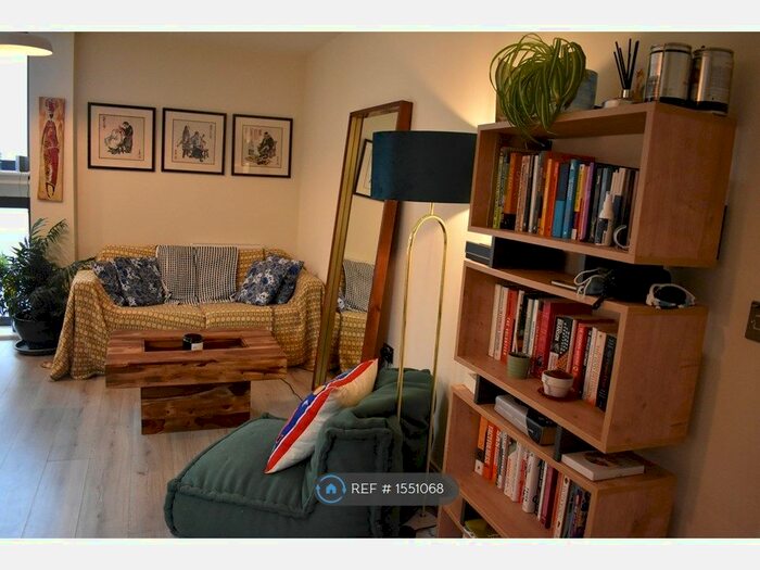 2 Bedroom Flat To Rent In Worple Road, London, SW19