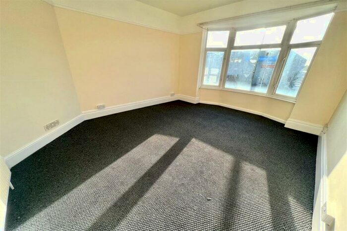 1 Bedroom Flat To Rent In Room, Shirley Road, SO15