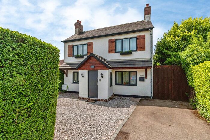2 Bedroom Detached House For Sale In Hednesford Road, Heath Hayes, Cannock, WS12
