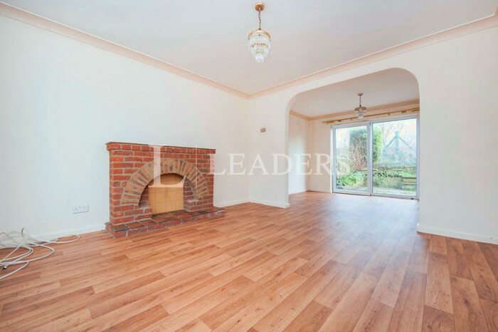 3 Bedroom Terraced House To Rent In Reservoir Close, Stroud, GL5
