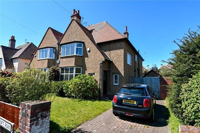 3 Bedroom Semi-Detached House For Sale In Meadowcroft Road, Meols, Wirral, CH47