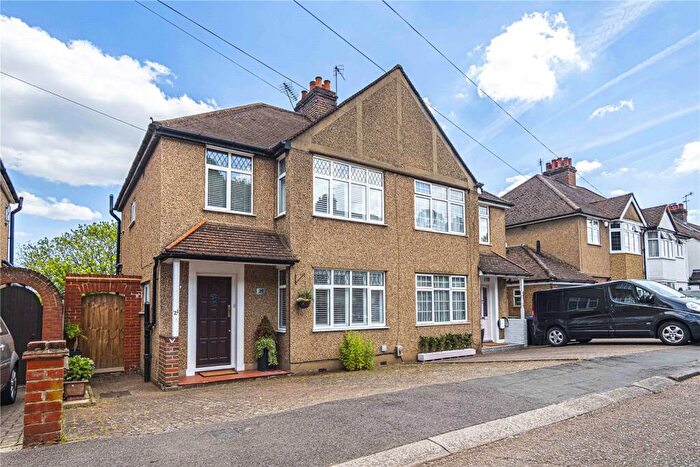 3 Bedroom Semi Detached House For Sale In Cemmaes Court Road, Boxmoor, Hemel Hempstead, Hertfordshire, HP1