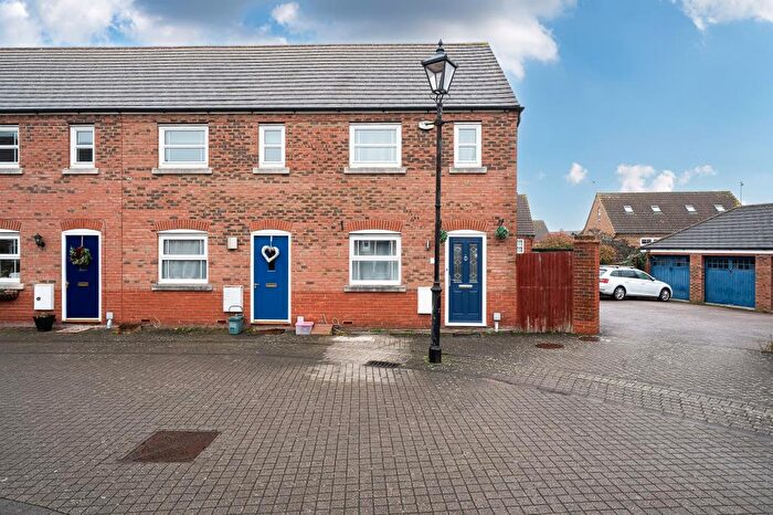 2 Bedroom End Of Terrace House For Sale In Portman Mews, Fairford Leys, HP19