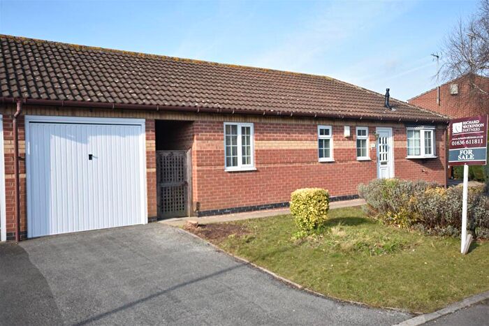 3 Bedroom Semi-Detached Bungalow For Sale In Holmefield, Farndon, Newark, NG24