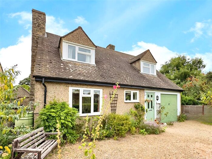 3 Bedroom Detached House For Sale In Tilgarsley Road, Eynsham, Witney, Oxfordshire, OX29