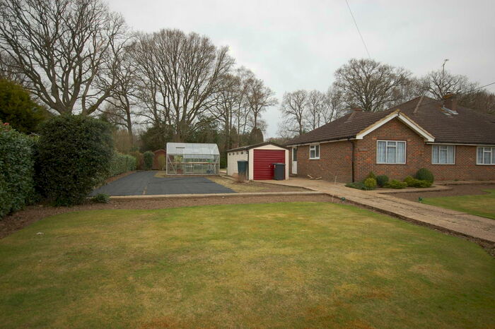 2 Bedroom Bungalow To Rent In Chelwood Gate, RH17