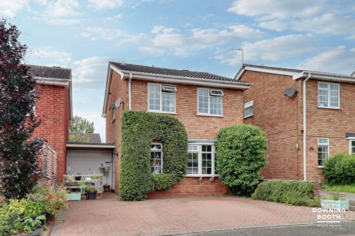 3 Bedroom Link Detached House For Sale In Francis Road, Lichfield, WS13
