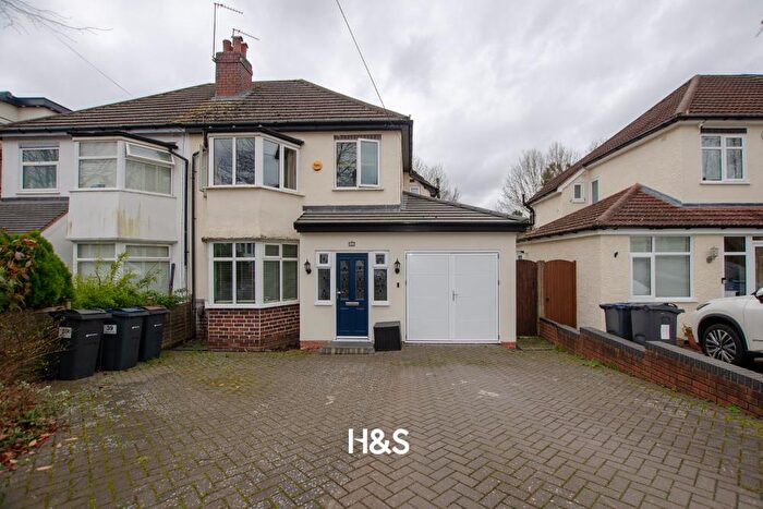 3 Bedroom Semi Detached House For Sale In Egginton Road, Birmingham, B28
