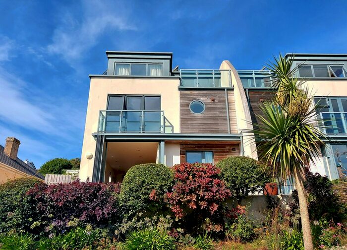 4 Bedroom Detached House To Rent In Tywarnhayle Road, Perranporth, TR6