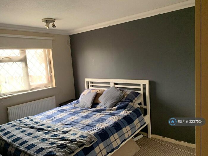 4 Bedroom Terraced House To Rent In Chigwell, Chigwell, IG7