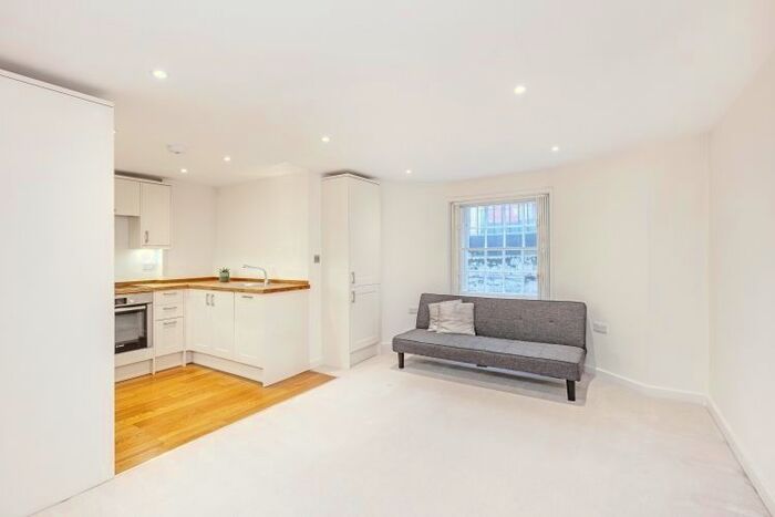 1 Bedroom Flat To Rent In Fulham Road, London, SW6