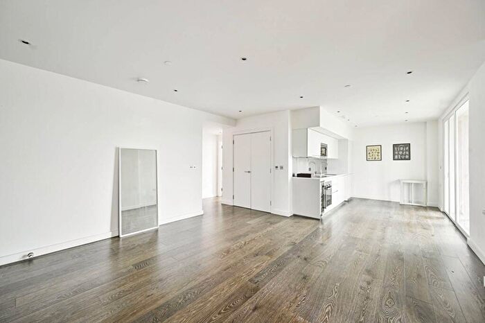 2 Bedroom Flat To Rent In Albert Road, Queen's Park, London, NW6