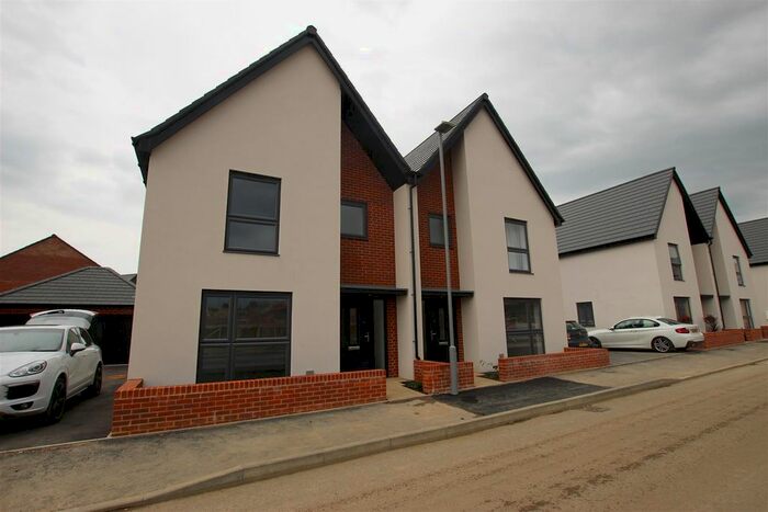 3 Bedroom Semi-Detached House To Rent In Harris Way, Glebe Farm, Milton Keynes MK17