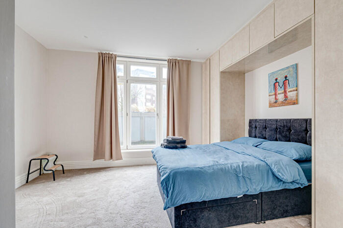 2 Bedroom Apartment To Rent In Howitt Road, Belsize Park, NW3