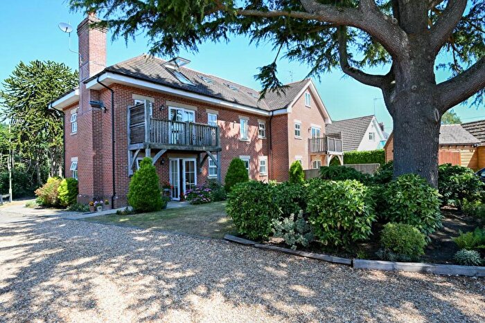 2 Bedroom Apartment For Sale In Old Forge Close, Ringwood, BH24