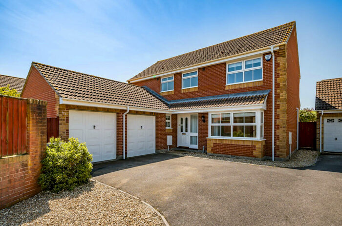 4 Bedroom Detached House For Sale In Littlefield Close, Walton, Street, BA16