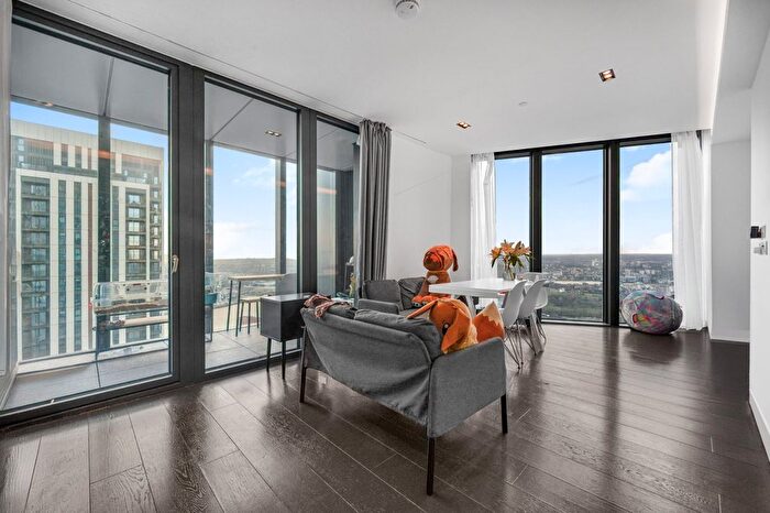 2 Bedroom Flat For Sale In Amory Tower, Marsh Wall, E14