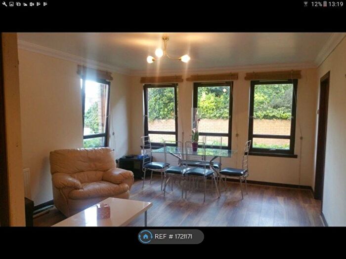 2 Bedroom Flat To Rent In Lymburn Street, Glasgow, G3