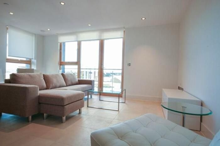 1 Bedroom Flat To Rent In Streamlight Tower, Province Square, E14