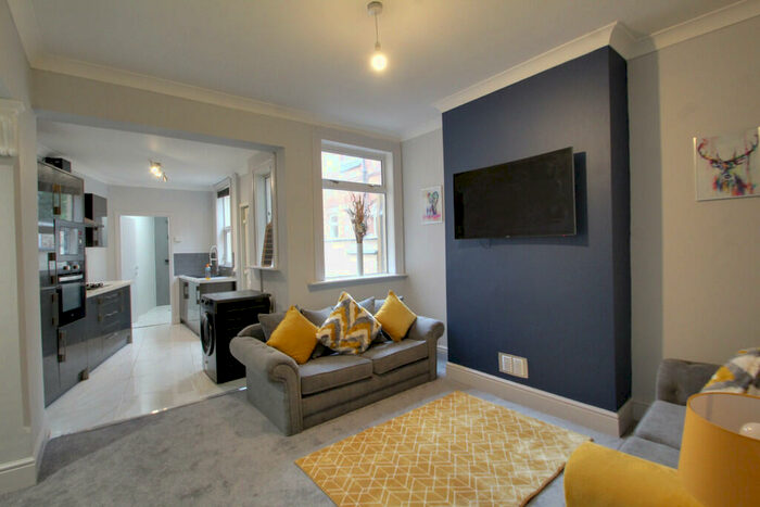 4 Bedroom End Of Terrace House To Rent In Lambert Road, Leicester, LE3