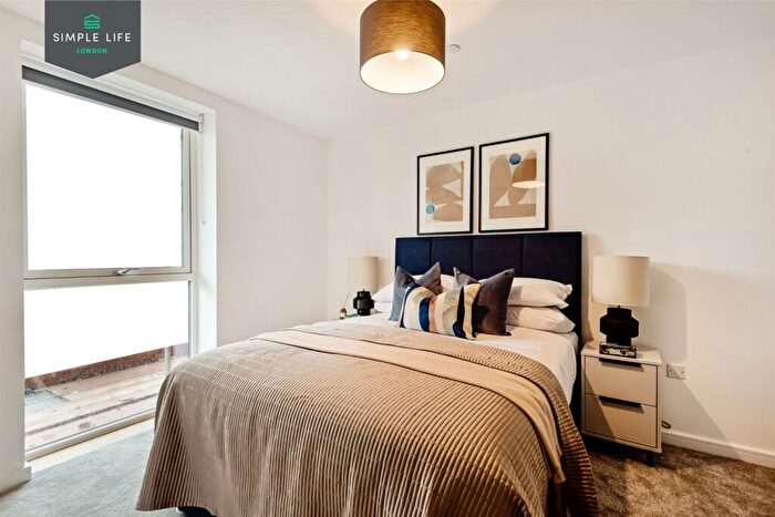 1 Bedroom Apartment To Rent In Bed, Rd Floor, Endura House, Rainham, RM13