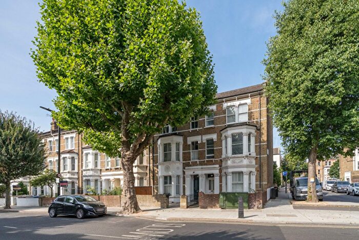 2 Bedroom Flat For Sale In Fernhead Road, London, W9
