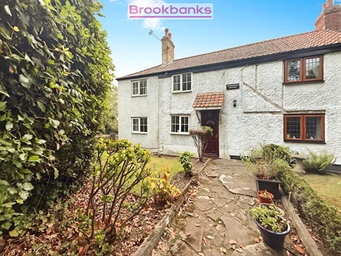 4 Bedroom Semi-Detached House For Sale In Leydenhatch Cottages, Birchwood Road, BR8