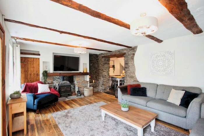 3 Bedroom Detached House For Sale In Old Caerphilly Road, Nantgarw, Cardiff, CF15