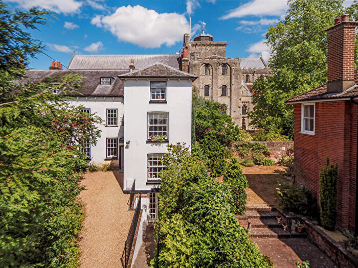 4 Bedroom Town House For Sale In The Abbey, Romsey, SO51