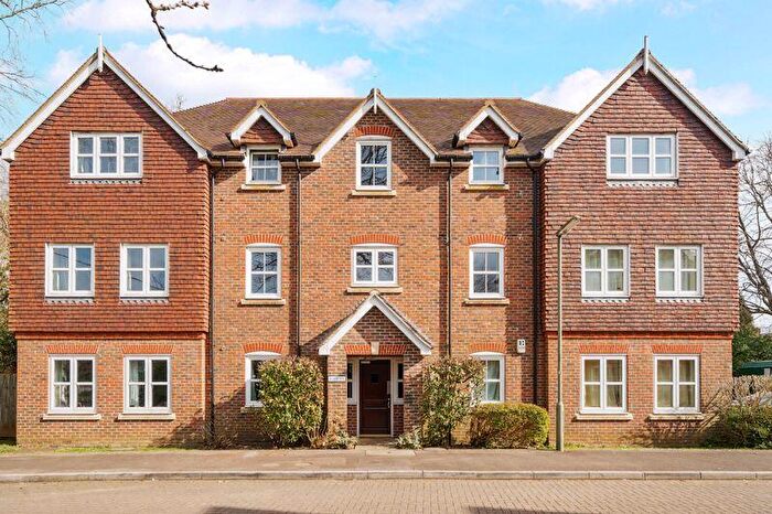 2 Bedroom Flat To Rent In Reris Grange Close, Milford, GU8