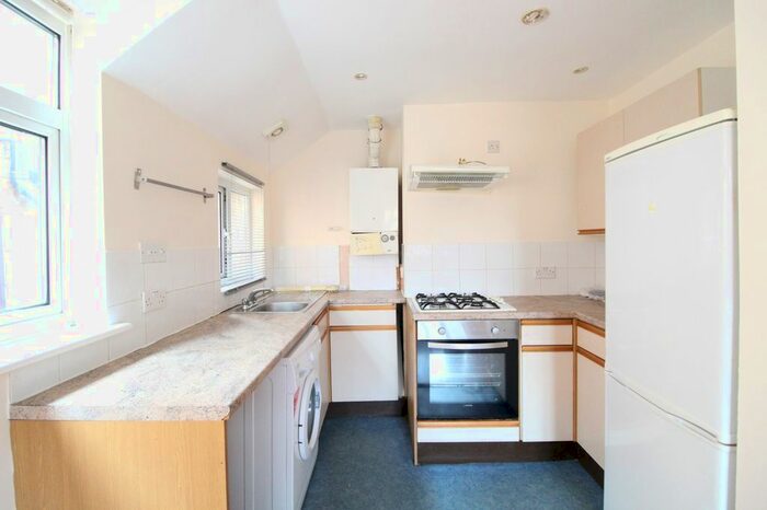 1 Bedroom Flat To Rent In Elmers End Road, Beckenham, Kent, BR3