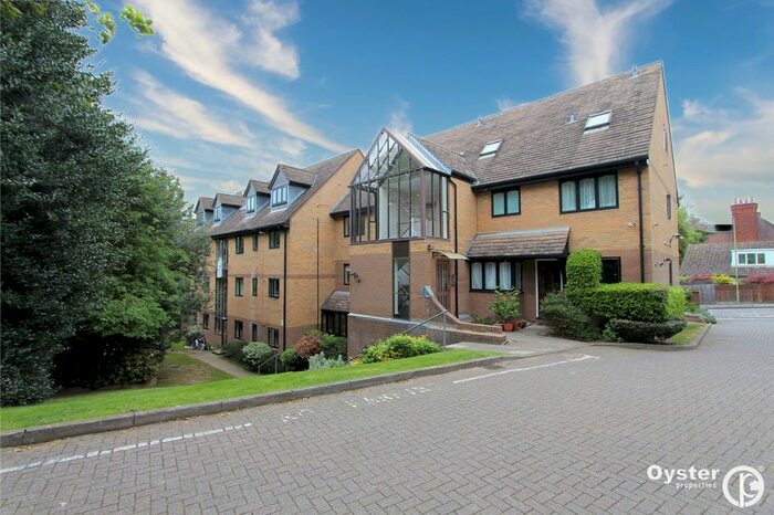 2 Bedroom Flat To Rent In Hagden Lane, Watford, WD18