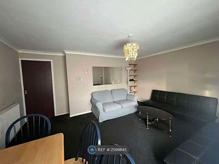 2 Bedroom Flat To Rent In Moat Drive, Edinburgh, EH14