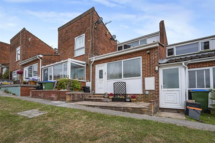 3 Bedroom Terraced House For Sale In St. Leonards Close, Newhaven, BN9