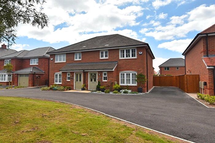 3 Bedroom Semi-Detached House For Sale In George Jackson Avenue, Holmes Chapel, CW4