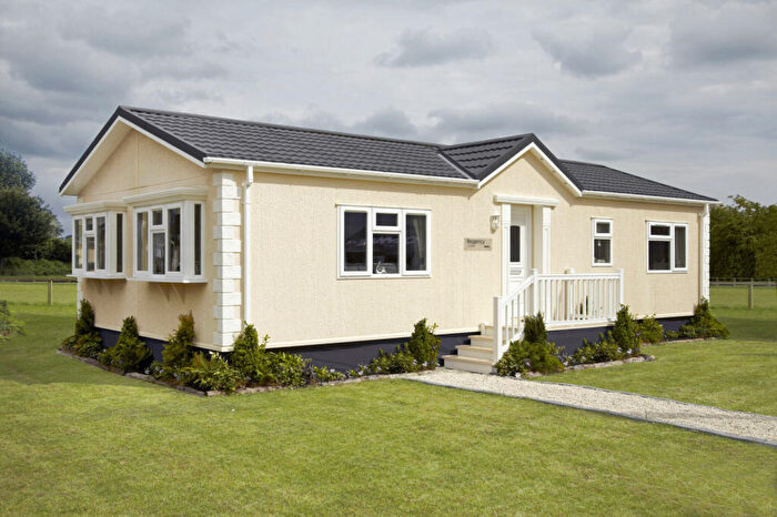 2 Bedroom Park Home For Sale In Chippenham, Wiltshire, SN15