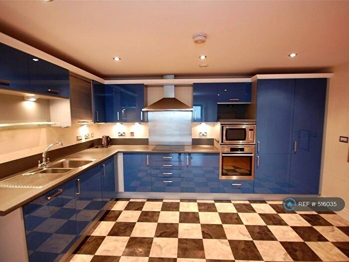 2 Bedroom Flat To Rent In Tally Ho, London, N12