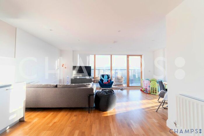 3 Bedroom Flat For Sale In Wellington Quarte, Weston Point, SE18