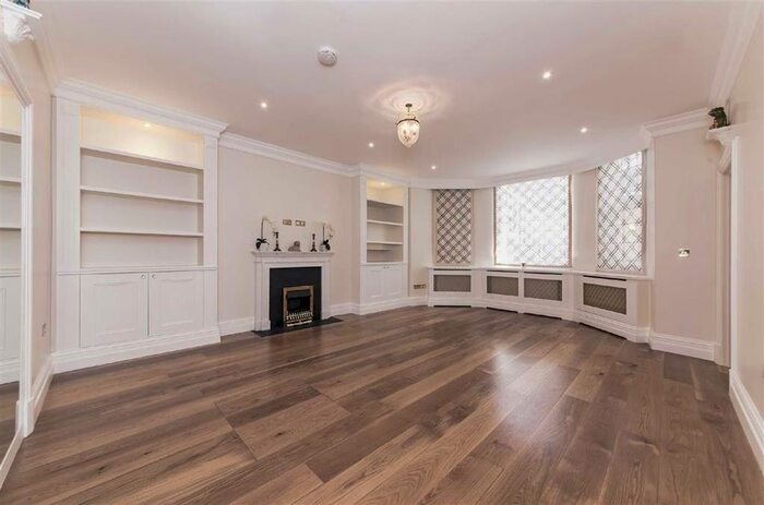 2 Bedroom Flat To Rent In Collingham Road, London, SW5